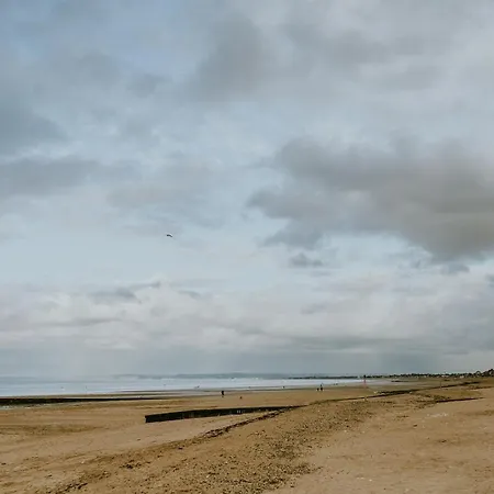 Petit Nid En Bord De Apartment Ouistreham